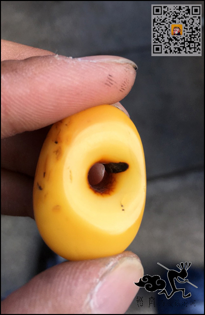 马鞍形蜜蜡