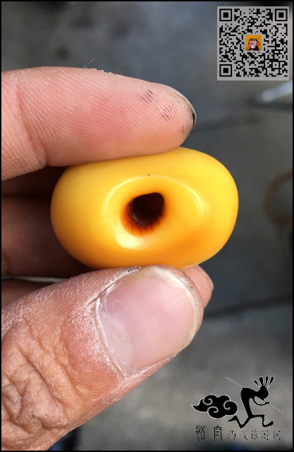 马鞍形蜜蜡