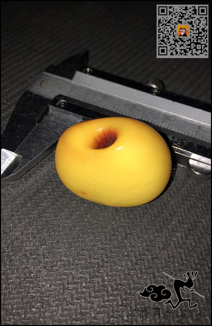 马鞍形蜜蜡